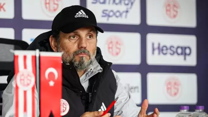 Antalyaspor Teknik Direktörü Erol Bulut: “Zaten elimizdeki kadroya ve futbolcularımıza baktığınızda…"