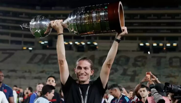 Filipe Luis, 1.5 yıl önce başladığı teknik direktörlük kariyerinde 5. kupasını kazandı