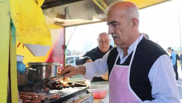 Nereden nereye! Süper Lig’de formasını giydiği takımın stadyumunda şimdi köfte ekmek satıyor