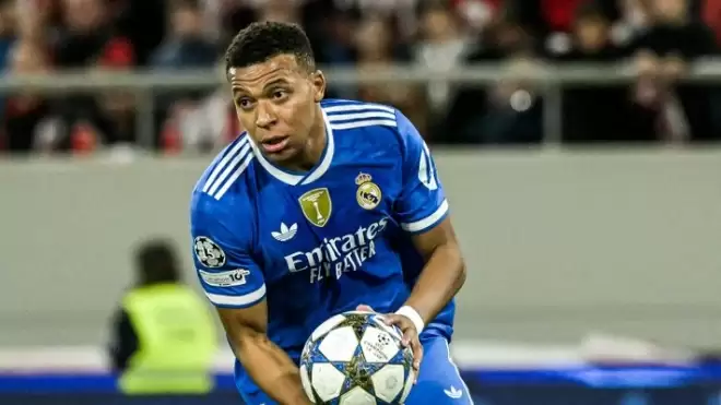 Real Madrid, Pire’de Kylian Mbappe ile uçuşa geçti! Arda Güler…