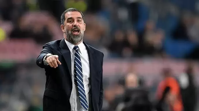 Arda Turan çılgına döndü! Rivbas maçında rakip kulübeyi bastı