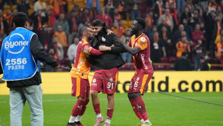 Arda Ünyay önce ıslıklandı sonra üçlü çektirdi!