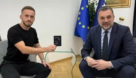 Edin Visca’ya diplomatik pasaport