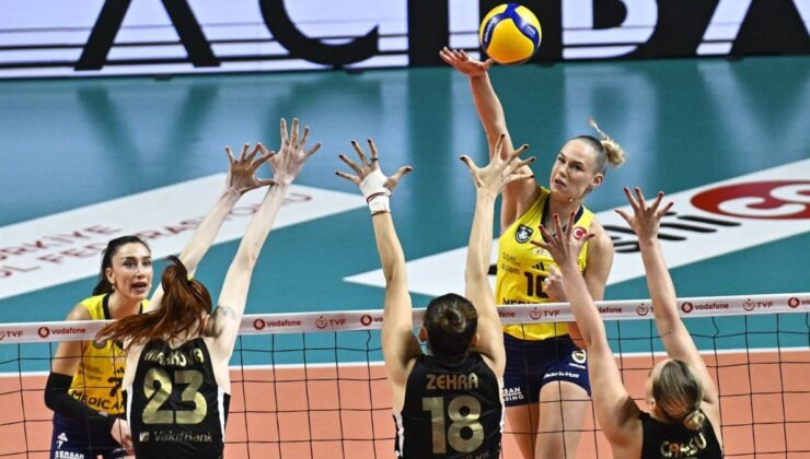 Fenerbahçe’yi yenen VakıfBank liderliğini sürdürdü