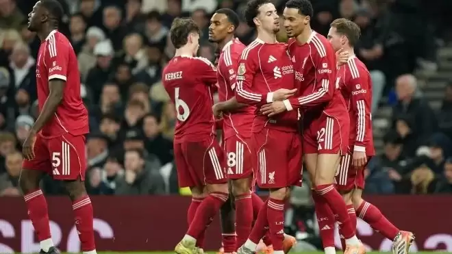 (ÖZET) Liverpool, 9 kişi Tottenham’ı devirdi!