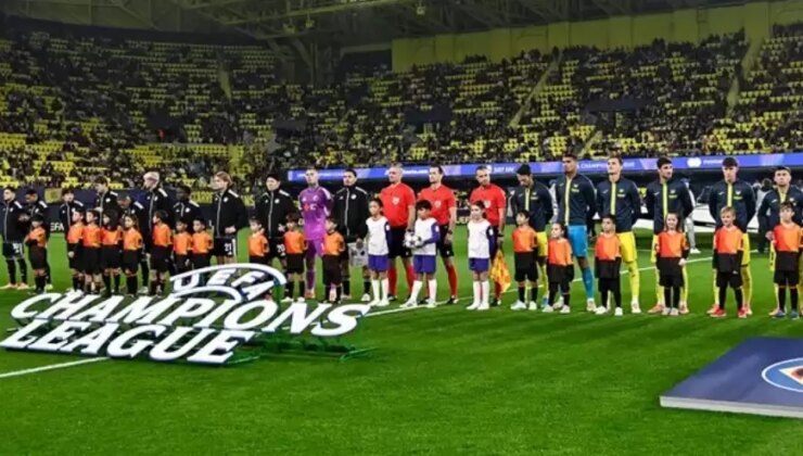 Şampiyonlar Ligi maçı öncesi seremonide futbolcuları güldüren hata!