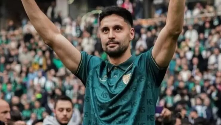 Süper Lig ekibinden ayrıldı, 1 saat sonra yeni takımına imza attı