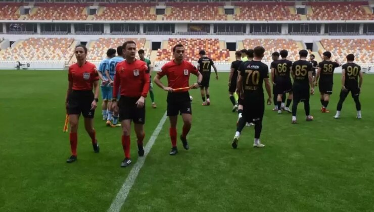 Süper Lig’in eski ekibinden görülmemiş olay: Sahaya 7 futbolcuyla çıktılar