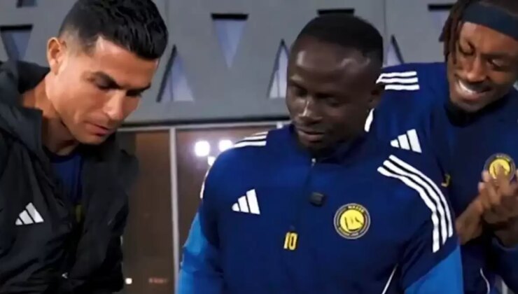 Afrika Uluslar Kupası Şampiyonu Sadio Mane’yi krallar gibi karşıladılar