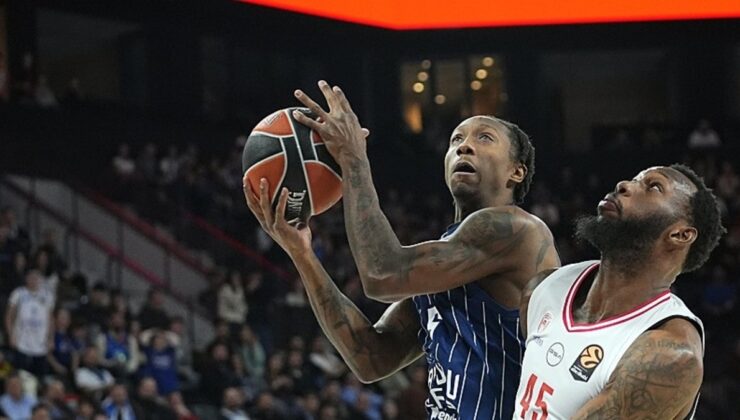 Anadolu Efes sahasında kötü kaybetti: İşte maçın özeti