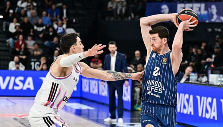 Anadolu Efes sahasında Paris Basketbol’a mağlup oldu! İşte maçın özeti
