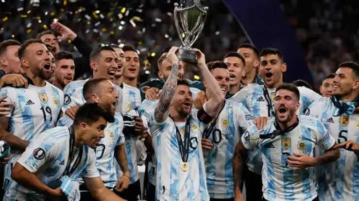 Arjantin’den radikal genç oyuncu kararı: İlk profesyonel imzayı yurtdışında atanlar genç milli takımlara çağrılmayacak