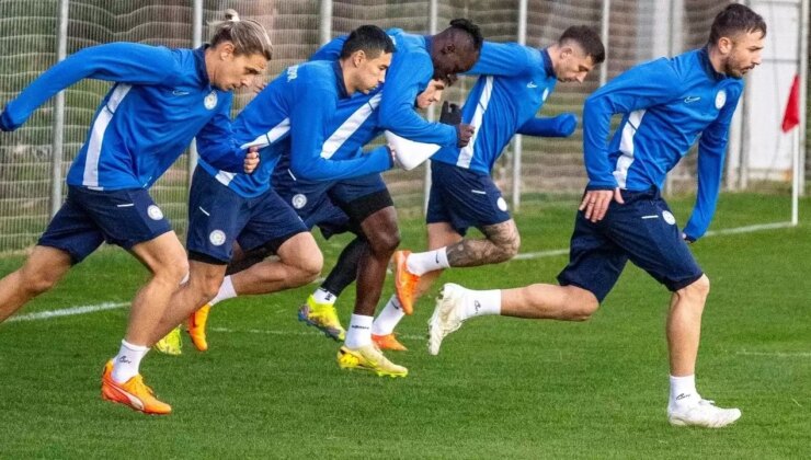 Çaykur Rizespor’un kamp mesaisi devam ediyor