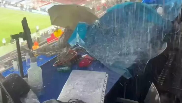 Dünyanın en ünlü stadında ŞOK görüntüler! Yağmurla birlikte göle döndü