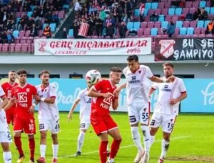 Düzcespor teknik direktörü Nedim Akbulut istifa ettiğini açıkladı