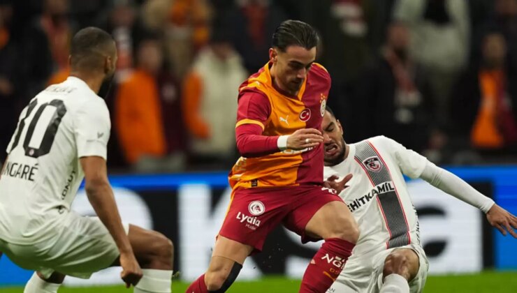 Galatasaray tribünlerinden yönetime istifa çağrısı