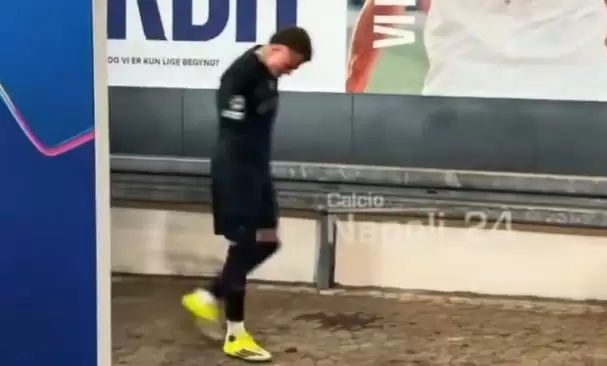 Görüntüsü olay oldu! Süper Lig devine transferinin seyri değişebilir…