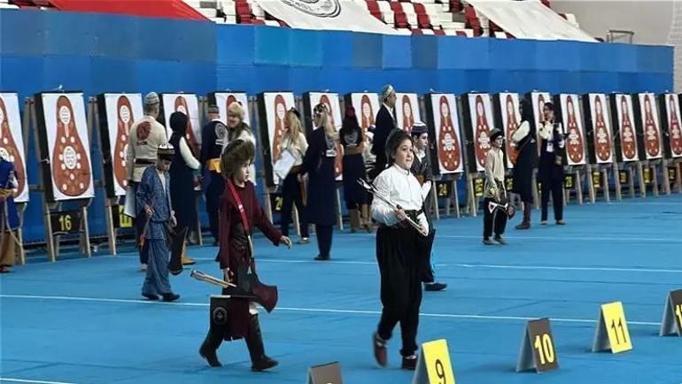 Kütahya’da Geleneksel Türk Okçuluğu şöleni başladı