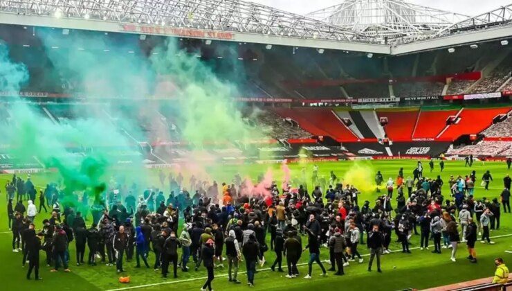 Manchester United’a yıldız isimden çok kötü haber