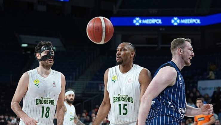 Safiport Erokspor evinde Anadolu Efes’i mağlup etti