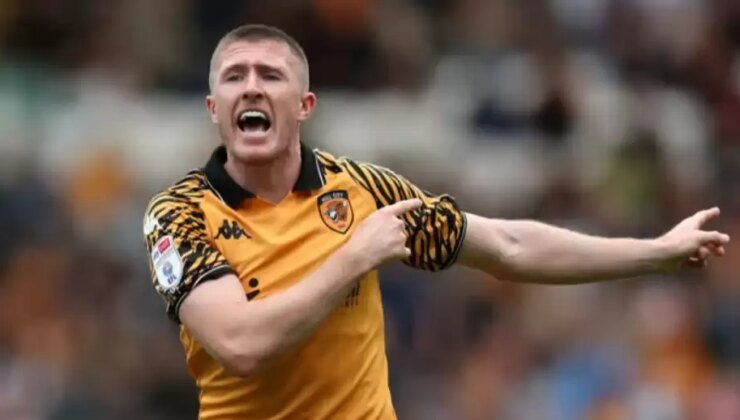 Trabzonspor’un Hull City’e kiraladığı Lundstram, saha içinde saldırıya uğradı