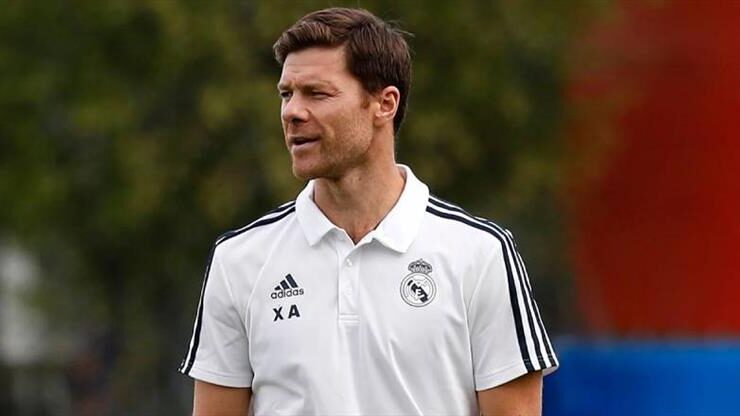 Real Madrid : Xabi Alonso görevden alındı