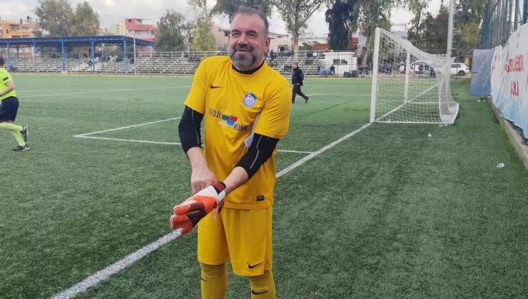 56 yaşındaki kaleci Cevdet Çelik’in futbol aşkı: 30 yılı aşkın süredir sahada
