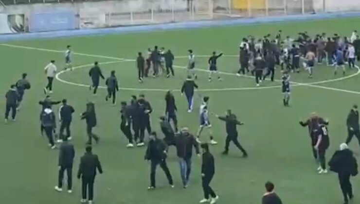 Adana’da maç heyecanı çıkan kavgayla yarıda kaldı