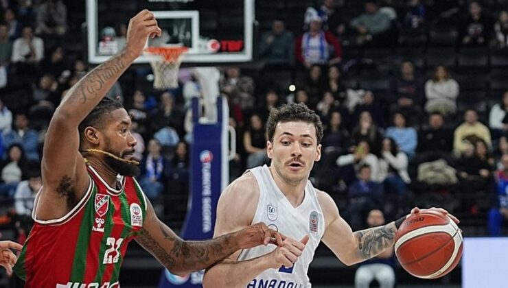 Anadolu Efes Karşıyaka karşısında farklı kazandı