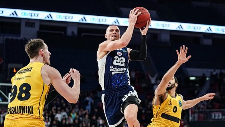 Bahçeşehir Koleji’nin basketbolcusu Malachi Flynn Türk vatandaşı oldu