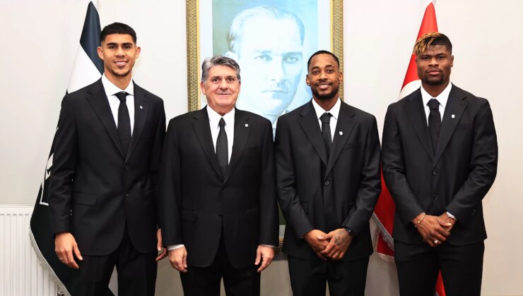 Beşiktaş Başkanı Serdal Adalı, yeni transferlerle bir arada!