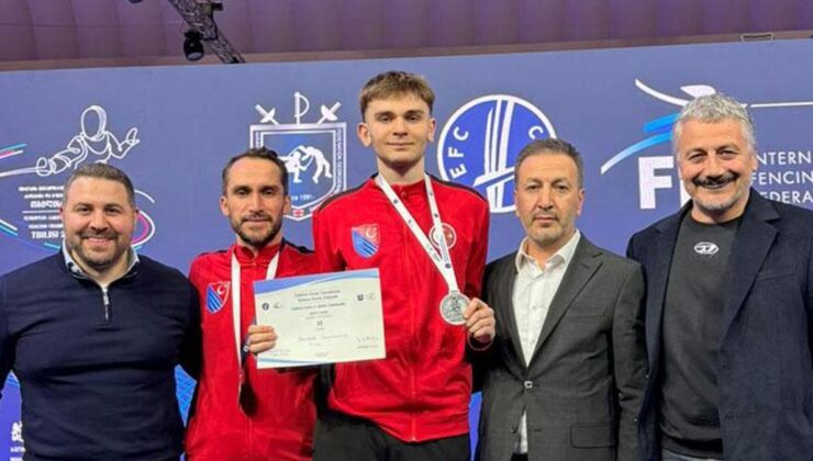 Candeniz Berrak gümüş madalya kazandı