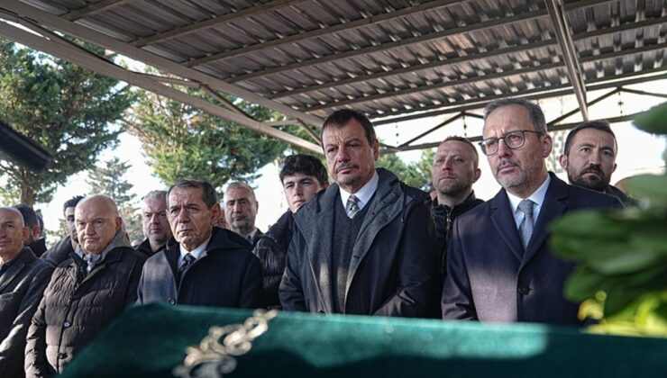 Ergin Ataman’ın annesi son yolculuğuna uğurlandı