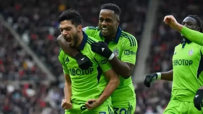 Fulham deplasmanda kazandı! Sunderland evinde yıkıldı