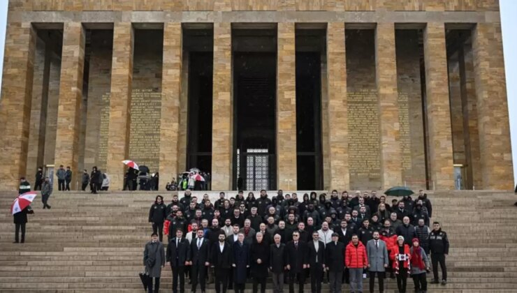 Gençlerbirliği yönetimi, Anıtkabir’i ziyaret etti