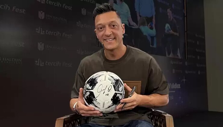 Mesut Özil: "Futbolu bıraktım huzuru buldum"