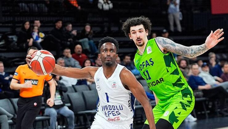 Anadolu Efes sahasında TOFAŞ’ı devirdi
