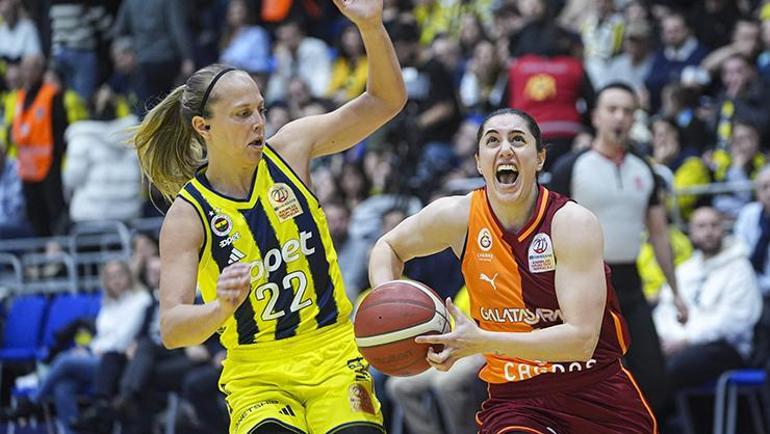 Derbide kazanan Fenerbahçe Opet Avantajı kaptı