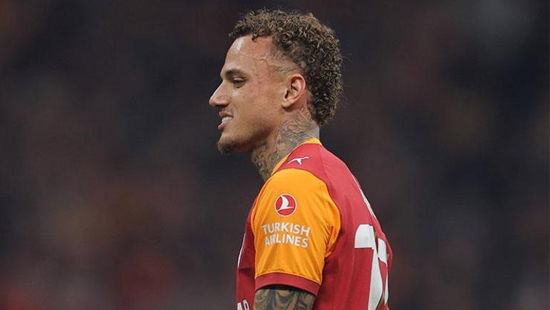 Galatasarayın yıldızı Noa Lang için talihsiz an Sedyeyle çıktı, maça devam edemedi
