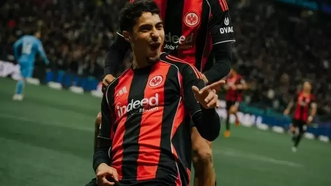 (ÖZET) Riera ile yeniden doğuş! Frankfurt seriye bağladı