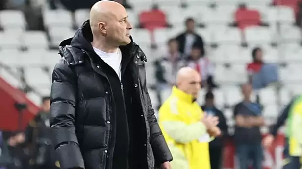 Sami Uğurlu, Fenerbahçe maçı sonrası: “Beraberlik mi, kayıp mı, anlayamıyoruz!”