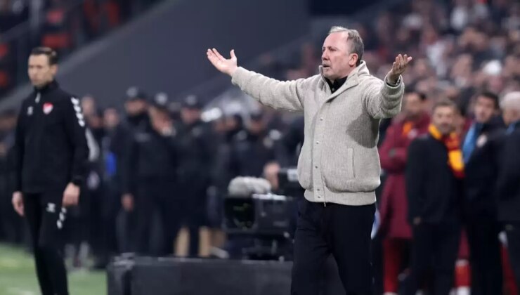 Sergen Yalçın çıldırdı: "Osimhen’in ikinci yarı yüzde yüz atılması lazım"