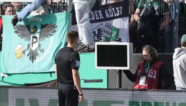 Taraftarlar VAR monitörünün fişini çekti: Hakem hemen çözüm buldu!
