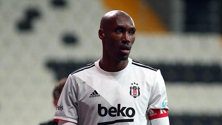 Beşiktaşın efsanesi Atiba Hutchinsondan derbi yorumu: Fenerbahçe için kader maçı