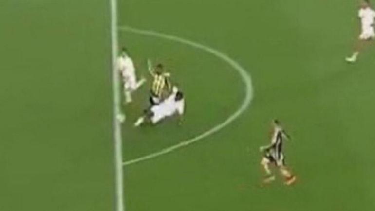 Beşiktaştan çok sert tepki İşte Fenerbahçenin derbide penaltı kazandığı pozisyon