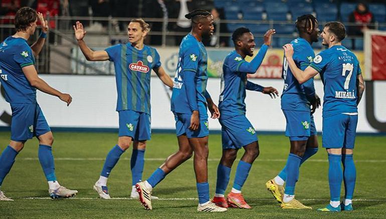 Çaykur Rizespor, Karadeniz Derbisinde gol oldu yağdı Samsunspor için bir ilk... (Maç özeti | Çaykur Rizespor 4-1 Samsunspor)