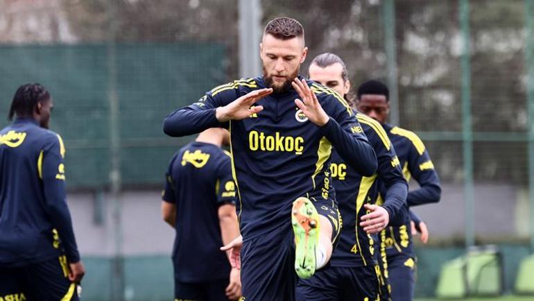 Fenerbahçeye derbi öncesi büyük müjde Geri döndü