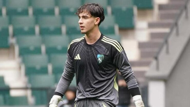 Genç kaleci Talha Polat imzayı attı