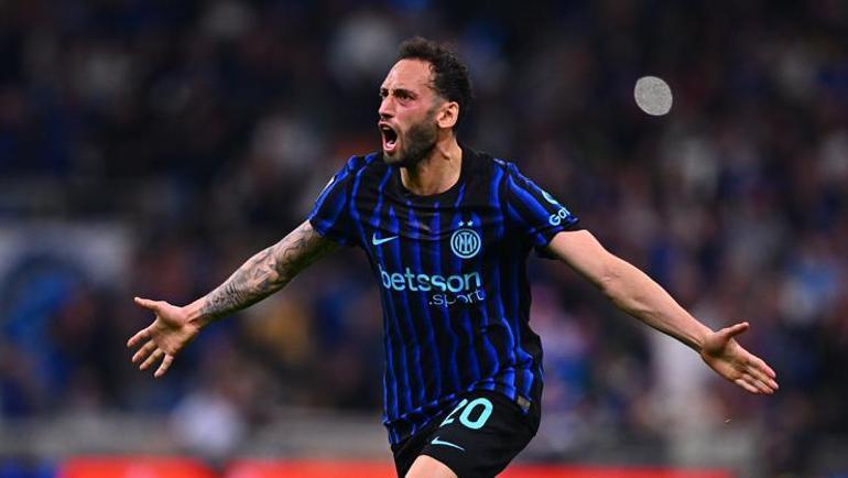 Herkes Hakan Çalhanoğlunun attığı golü konuşuyor Orta sahanın ustası...