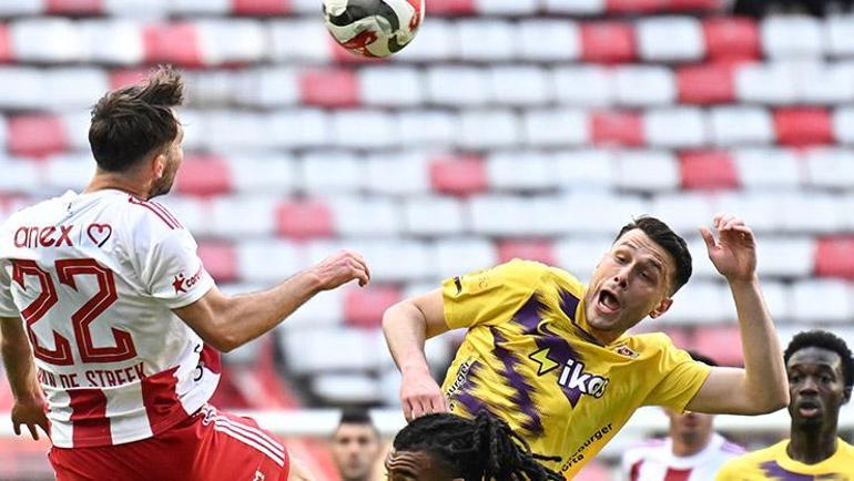 Kritik maçta Antalyaspor ikinci yarıda fişi çekti Antalyaspor - Eyüpspor maçı sonucu: 3-0